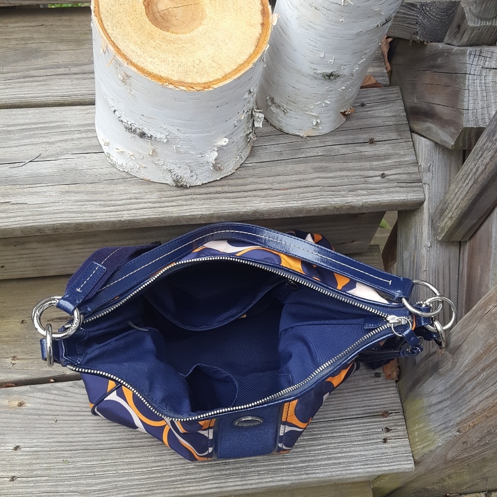 Coach Hobo Purse - Picture 4 of 8